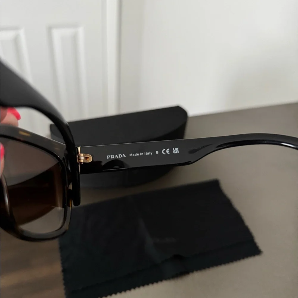 Prada Tortoise PR23XSF sunglasses - Picture 4 of 6